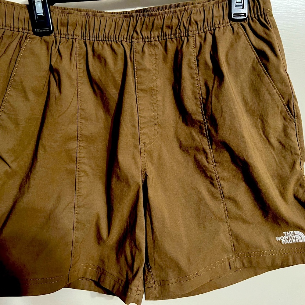 The north face like new shorts
